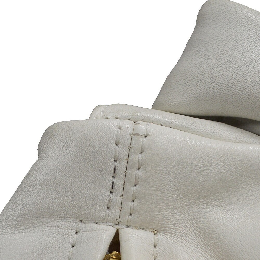 Chanel Rodeo Drive Lambskin Medium - Picture 7 of 11